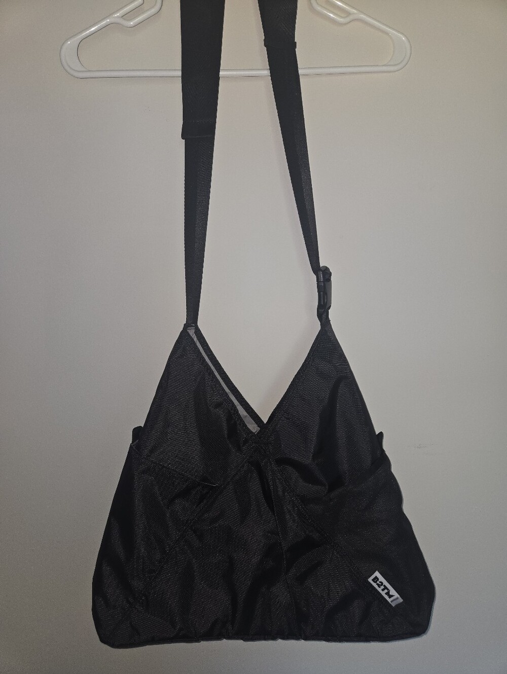 Baboon to the Moon Triangle Tote(18L) | Medium